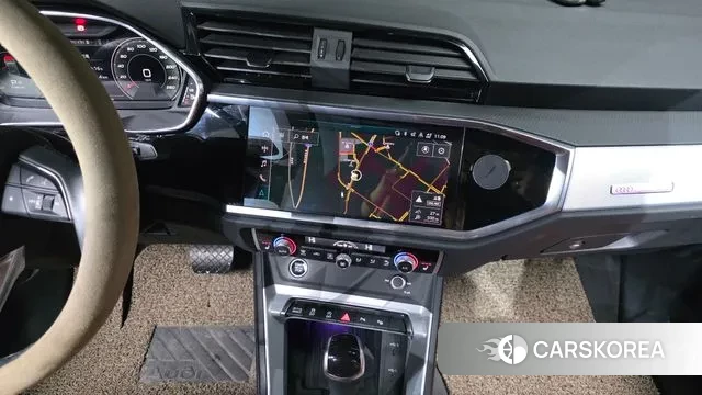 Audi Q3 (F3) 2022 Белый из Кореи, фото 6