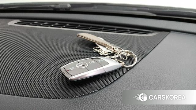 Mercedes-Benz E-Class W213 2018 Белый из Кореи, фото 6