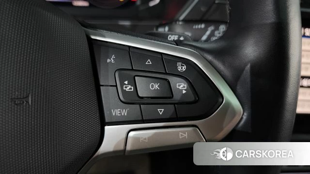Volkswagen Tiguan Allspace 2022 Белый из Кореи, фото 6