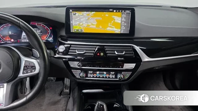 BMW 5 Series (G30) 2023 Черный из Кореи, фото 6