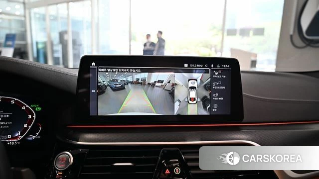 BMW 5 Series (G30) 2023 Белый из Кореи, фото 6