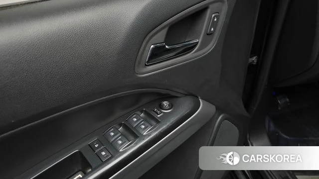 Chevrolet (GM Daewoo) Real New Colorado 2022 Черный из Кореи, фото 6