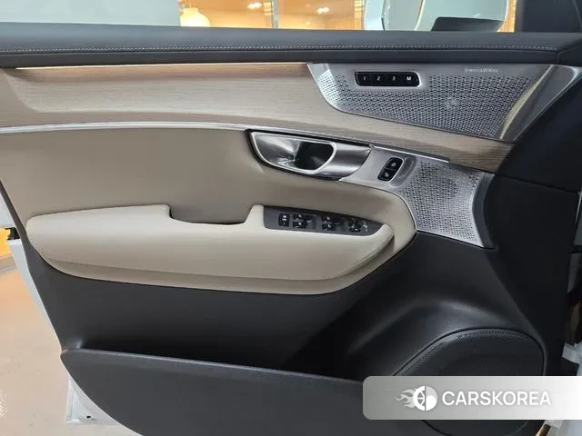 Volvo XC90 second Generation 2025 Белый из Кореи, фото 6