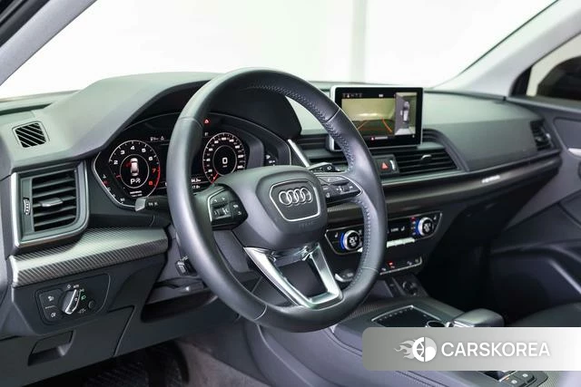 Audi Q5L 2021 Черный из Китая, фото 6