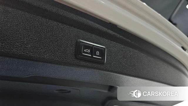Audi Q3 (F3) 2020 Белый из Кореи, фото 6