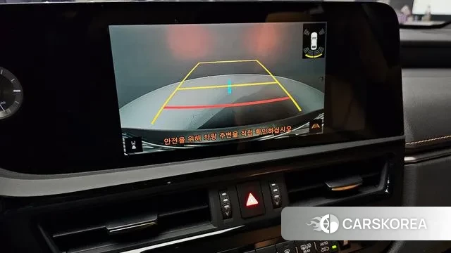 Lexus ES300h 7th generation 2023 Серебристо-серый из Кореи, фото 6