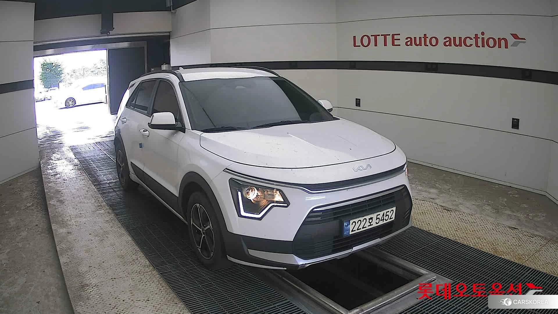 Kia Niro Hybrid 2024 Snow White Pearl из Кореи, фото 6