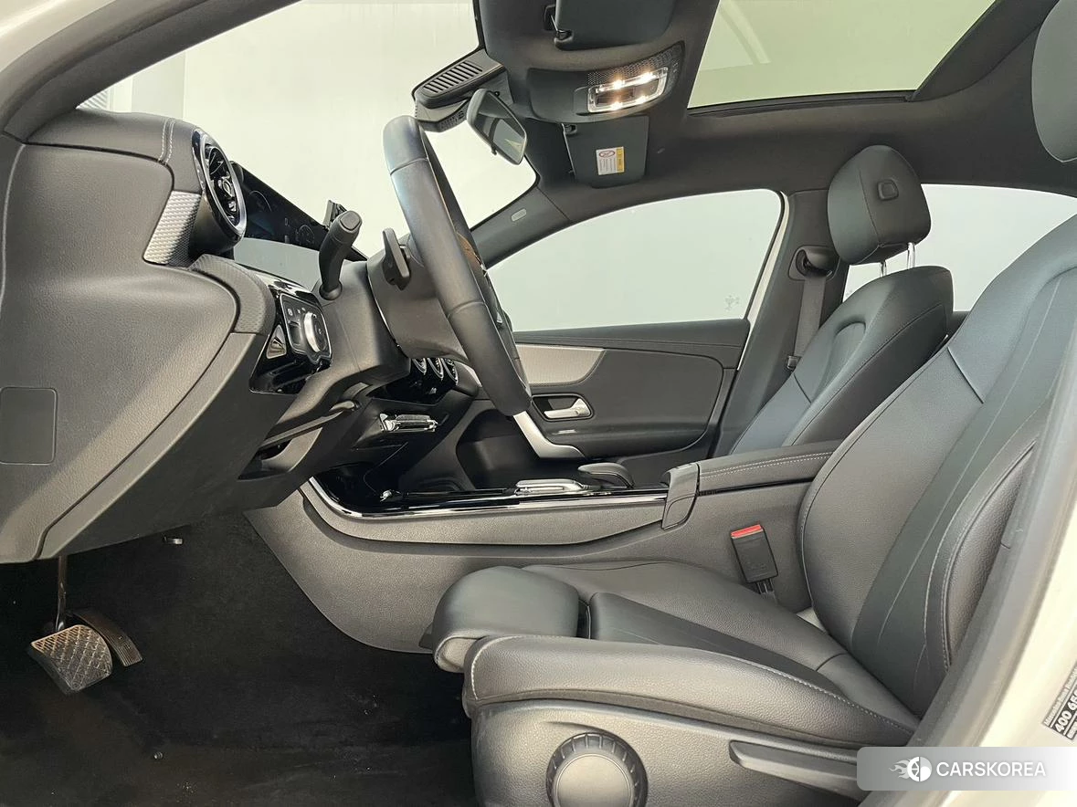 Mercedes-Benz Class A 2022 Белый из Китая, фото 6