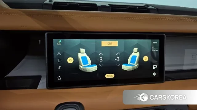 Land Rover Defender (L663) 2024 Серебристо-серый из Кореи, фото 6