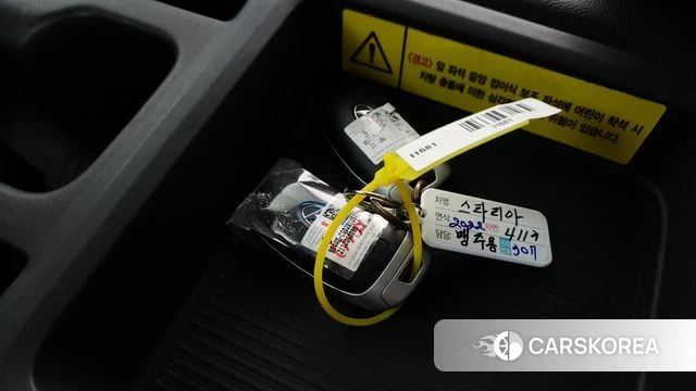Hyundai Staria 2022 Желтый из Кореи, фото 6