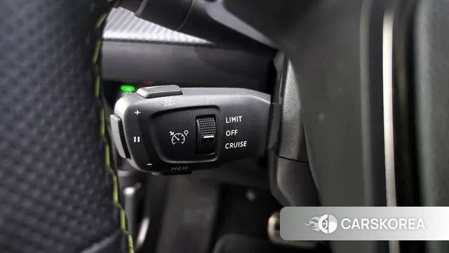 Peugeot e-2008 second generation 2022 Оранжевый из Кореи, фото 6