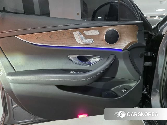 Mercedes-Benz E-Class W213 2021 Серый из Кореи, фото 6