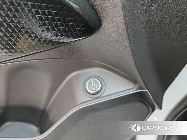 Chevrolet (GM Daewoo) Trax Crossover 2023 Белый из Кореи, фото 6