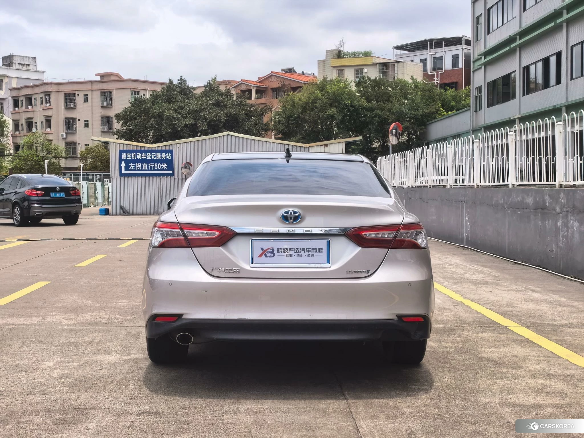 Toyota Camry 2021 Серебристо-серый из Китая, фото 6