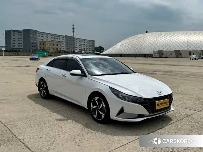 Hyundai Elantra 2023 Белый из Китая, фото 6