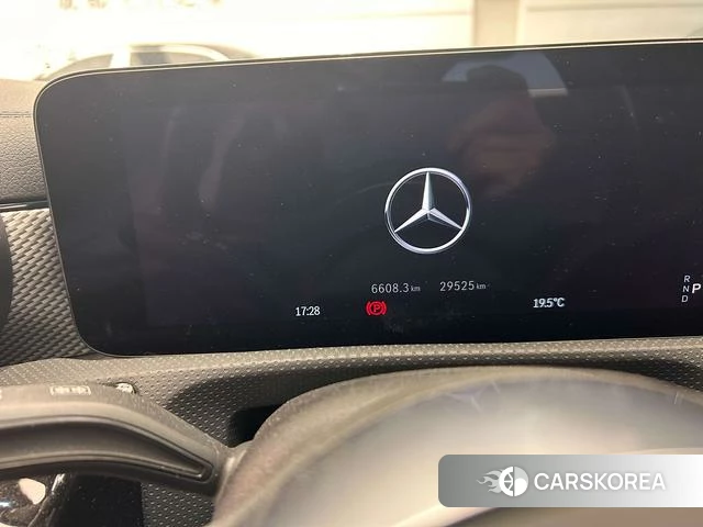 Mercedes-Benz Class A 2023 Белый из Китая, фото 6