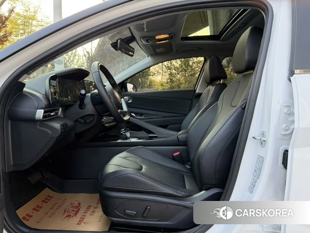 Hyundai Elantra 2024 Белый из Китая, фото 6