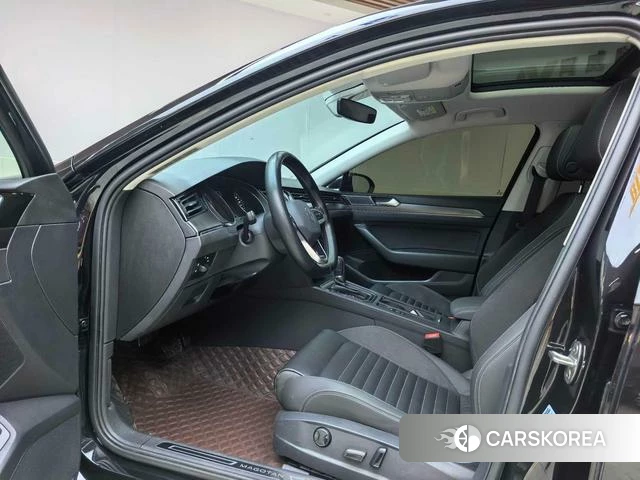 Volkswagen Magotan 2022 Черный из Китая, фото 6