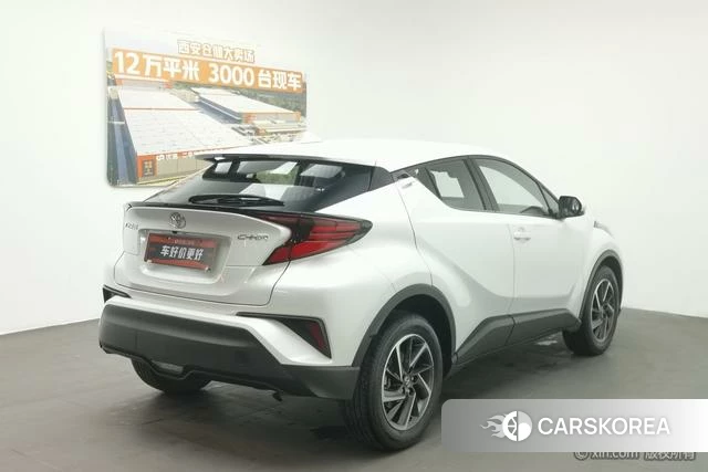 Toyota C-HR 2023 Белый из Китая, фото 6