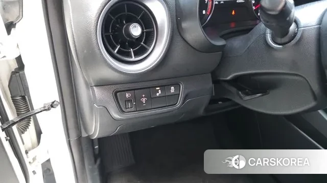 Kia The New K3 2nd generation 2021 Белый из Кореи, фото 6