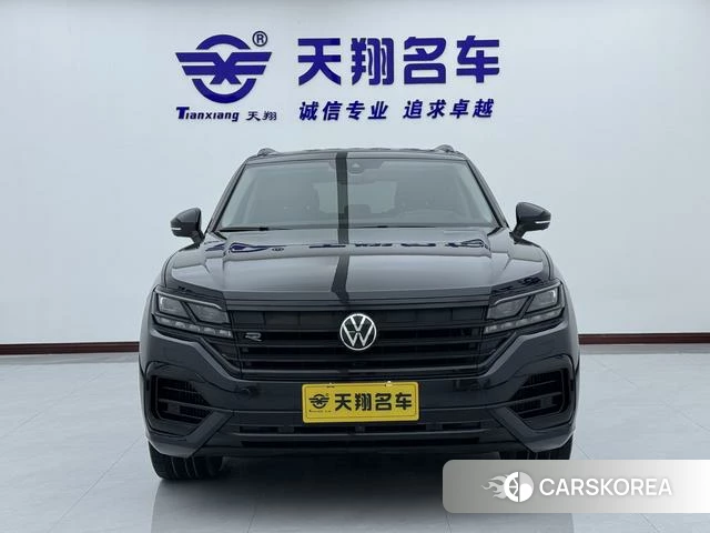 Volkswagen Touareg 2022 Черный из Китая, фото 6