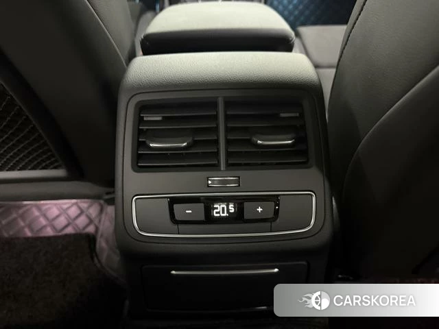 Audi A4L 2024 Серебристо-серый из Китая, фото 6