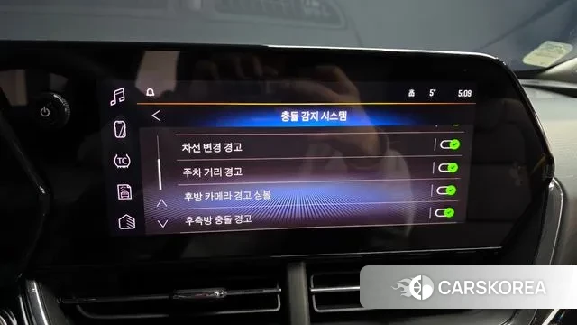 Chevrolet (GM Daewoo) Trax Crossover 2024 Серебристо-серый из Кореи, фото 6