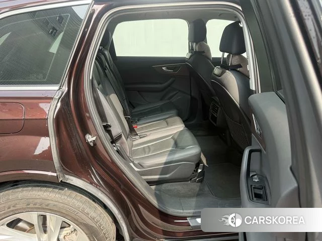 Audi Q7 2021 Коричневый из Китая, фото 6