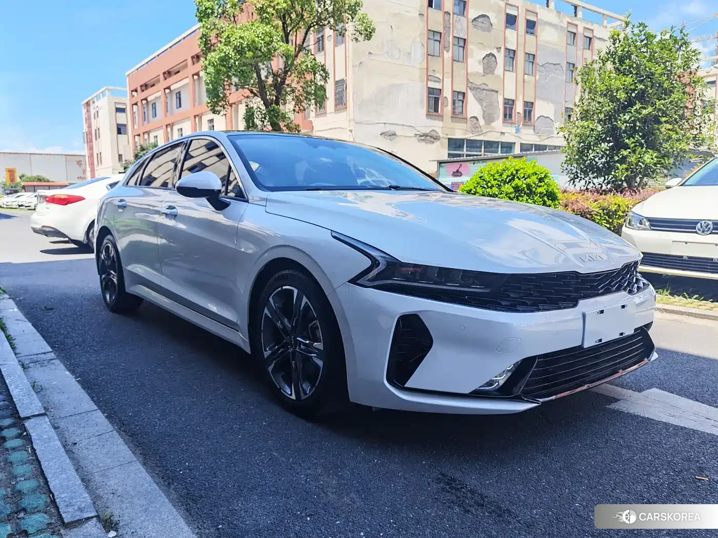 Kia K5 2023 Белый из Китая, фото 6