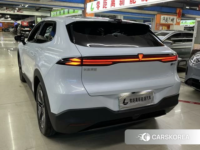 Dark blue car Dark blue S05 2025 Белый из Китая, фото 6