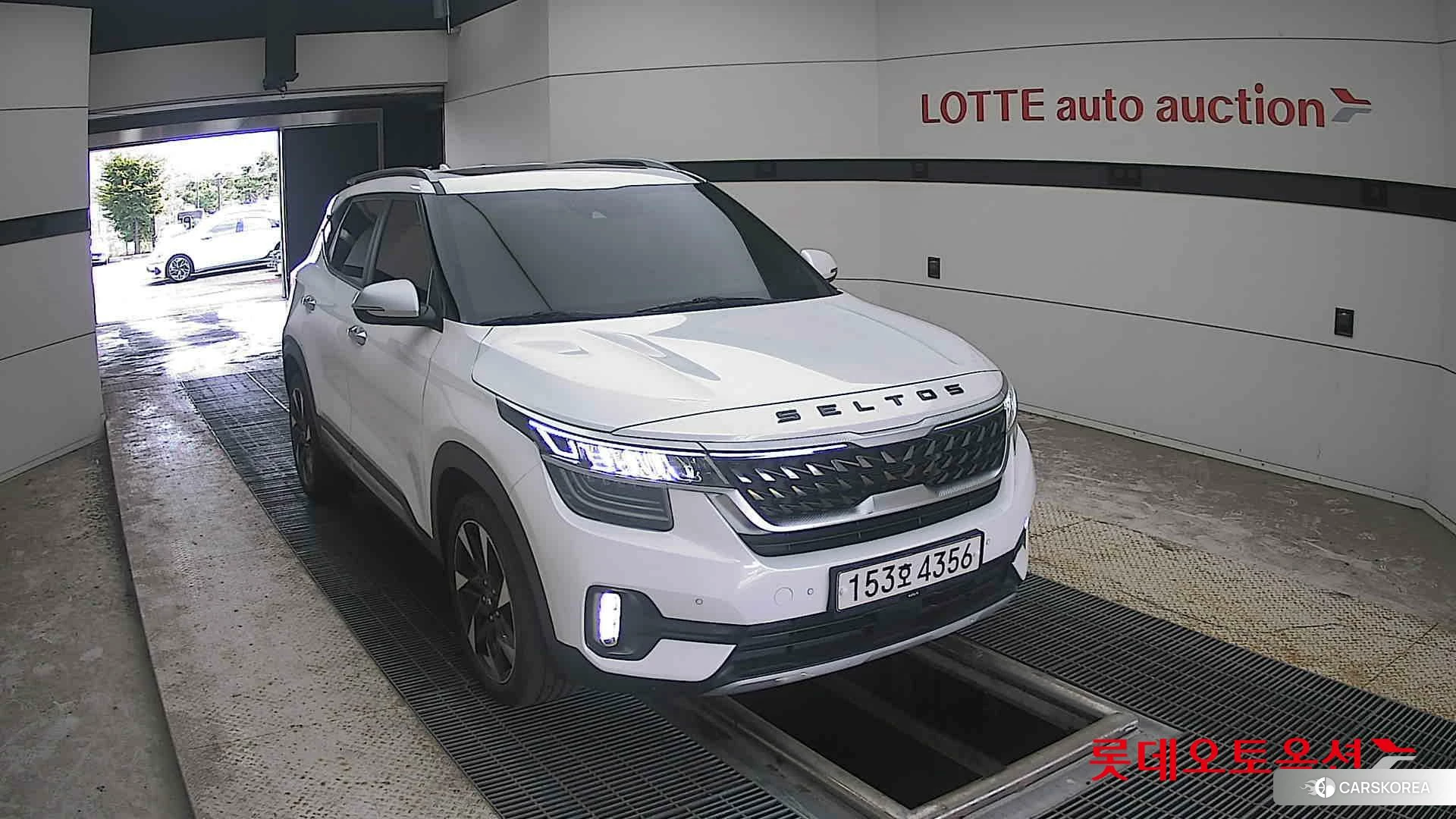 Kia Seltos 2021 Snow White Pearl из Кореи, фото 6