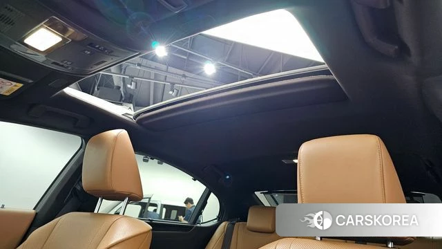 Lexus ES300h 7th generation 2018 Песочный из Кореи, фото 6