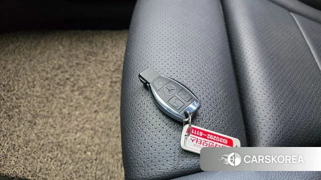 Mercedes-Benz GLC-Class X253 2019 Белый из Кореи, фото 6