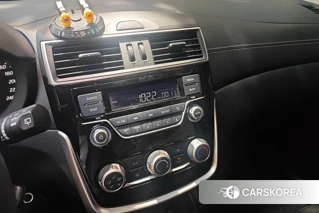 Nissan TIIDA 2024 Красный из Китая, фото 6