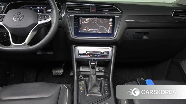 Volkswagen Tiguan second Generation 2023 Белый из Кореи, фото 6