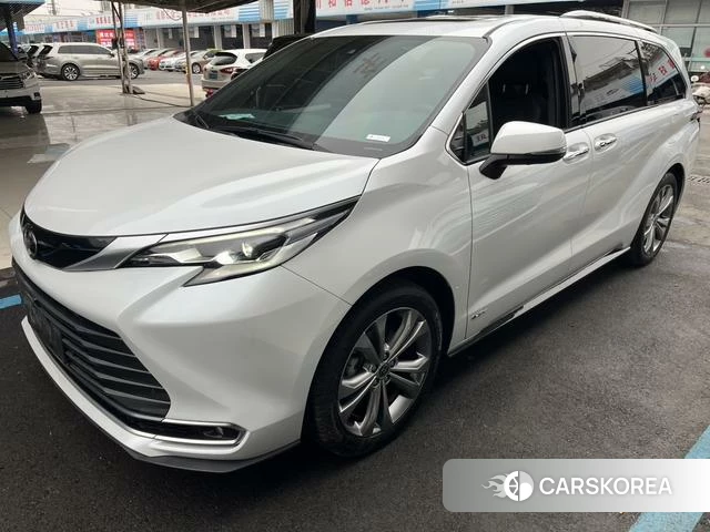 Toyota Saina 2024 Белый из Китая, фото 6