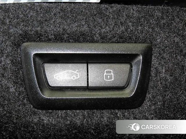 BMW 5 Series (G30) 2023 Черный из Кореи, фото 6