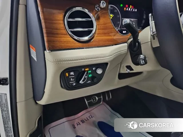 Bentley Bentayga 2021 Белый из Кореи, фото 6