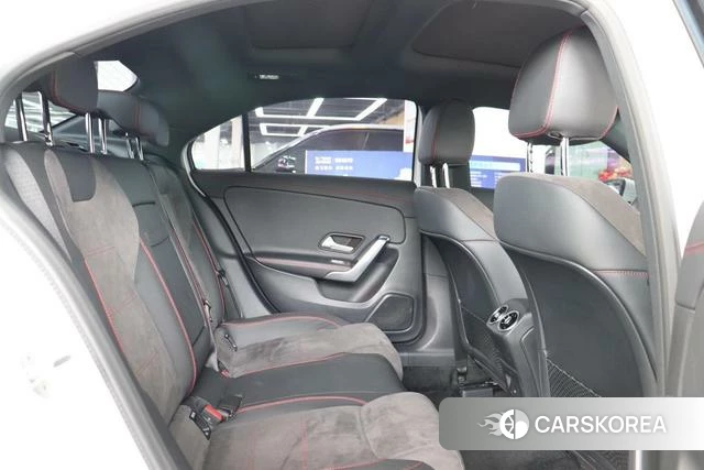 Mercedes-Benz Class A 2023 Белый из Китая, фото 6