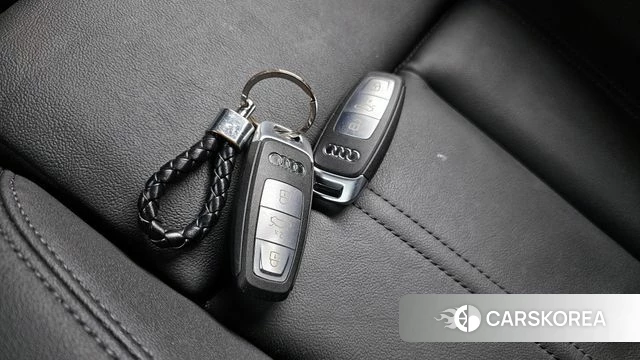Audi A3 (8Y) 2023 Белый из Кореи, фото 6