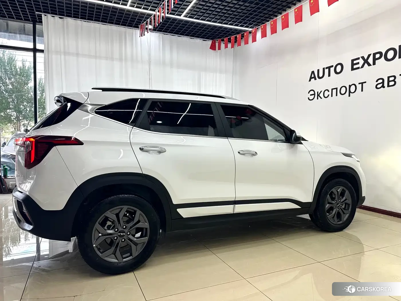 Kia Seltos 2023 Белый из Китая, фото 6