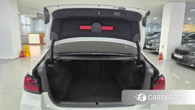 BMW 5 Series (G30) 2022 Белый из Кореи, фото 6