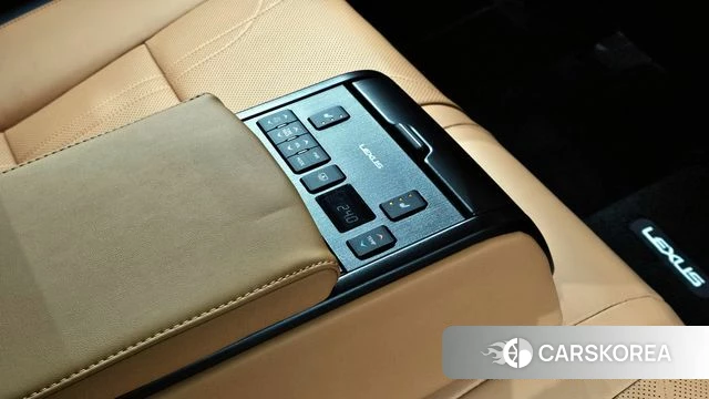 Lexus ES300h 7th generation 2023 Белый из Кореи, фото 6