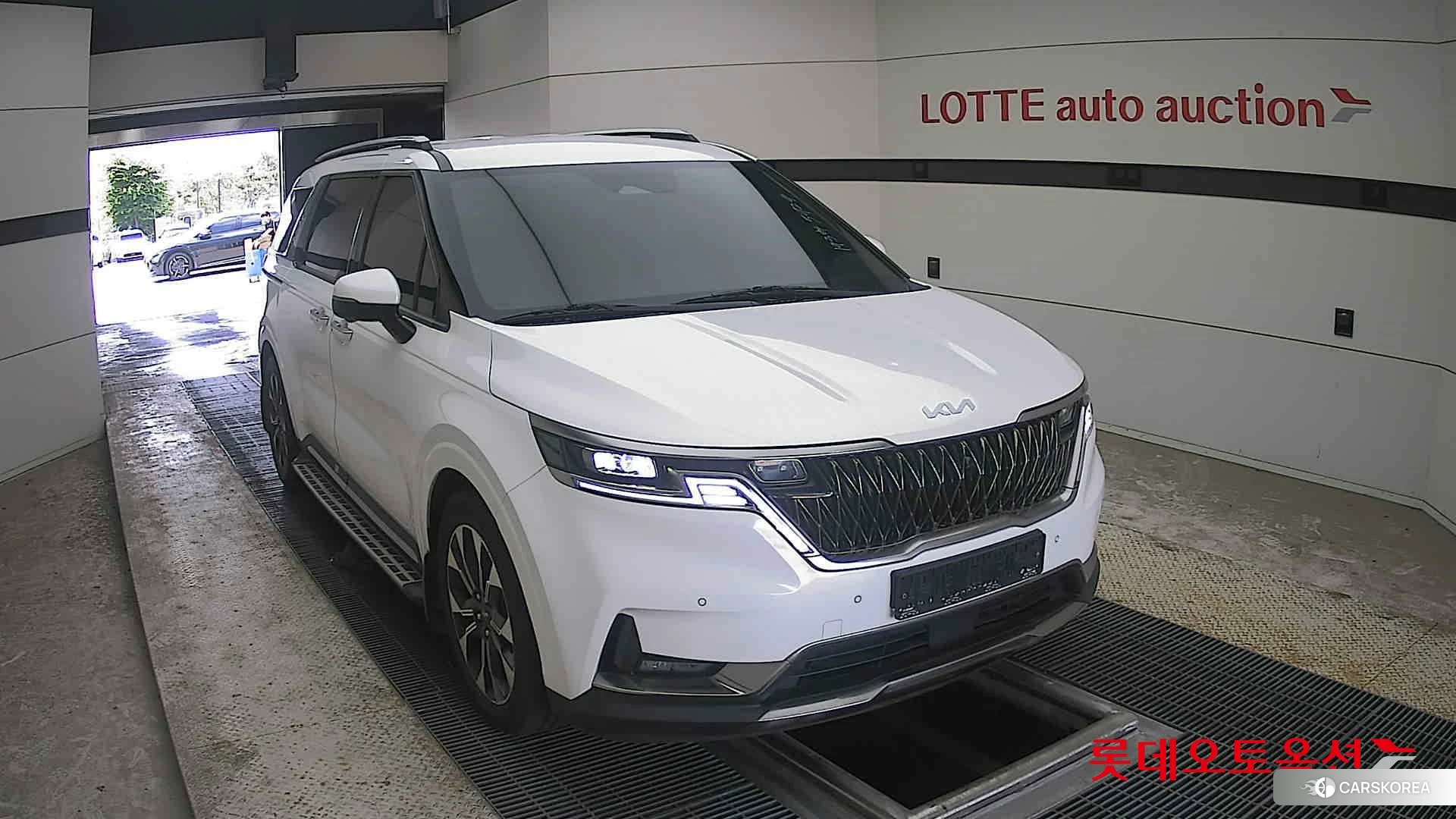 Kia Carnival 2023 Белый из Кореи, фото 6
