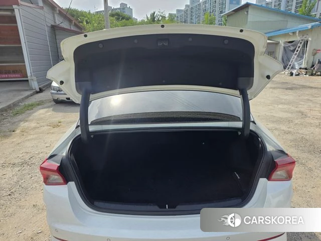 Kia K5 3rd generation 2022 Белый из Кореи, фото 6