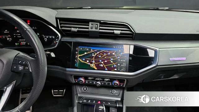 Audi Q3 (F3) 2023 Черный из Кореи, фото 6