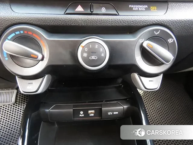 Kia Stonic 2018 Синий из Кореи, фото 6