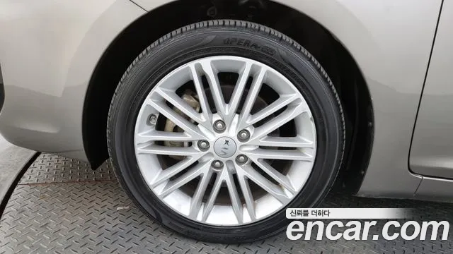 Kia The New Carens 2018 Серебристо-серый из Кореи, фото 6