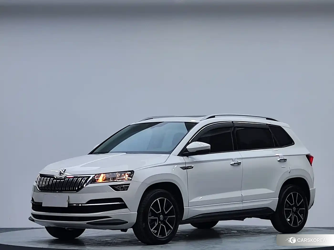 Skoda Karoq 2022 Белый из Китая, фото 6