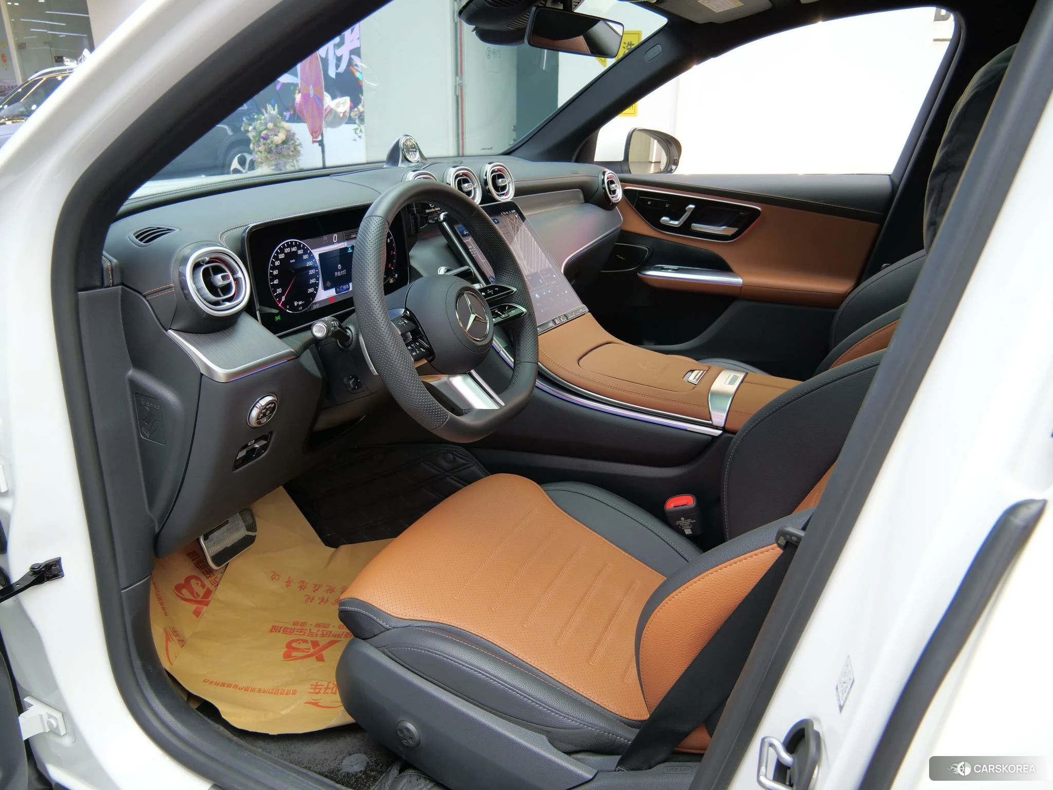 Mercedes-Benz GLC 2024 Белый из Китая, фото 6